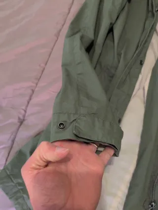 Gabardina hombre verde militar