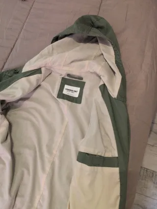 Gabardina hombre verde militar
