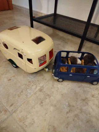 Caravana, monovolumen y familia  erizos Sylvanian