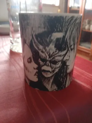 Taza Dentro del Laberinto