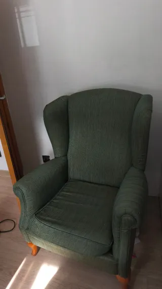 Sillón orejero verde