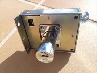 Cerradura sobreponer Mod. 72  AMIG