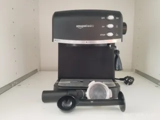 Cafetera Amazon Basics Negra