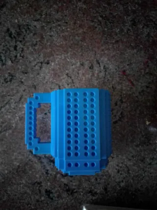 Taza de bloques azul
