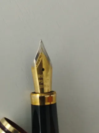 Lote 2 bolígrafos y pluma