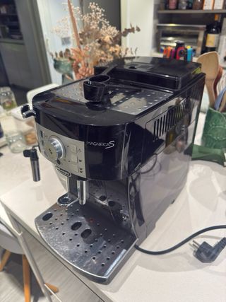 Cafetera DeLonghi Magnifica S Negra