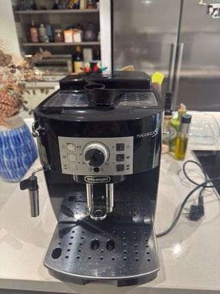 Cafetera DeLonghi Magnifica S Negra