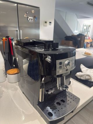 Cafetera DeLonghi Magnifica S Negra