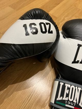 Guantes de boxeo Leone nuevos (16 onzas)