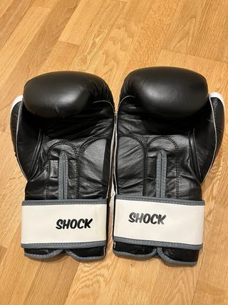 Guantes de boxeo Leone nuevos (16 onzas)