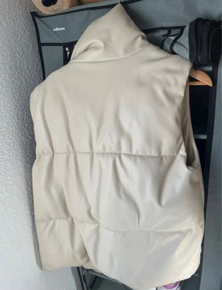 Chaleco beige de cuero