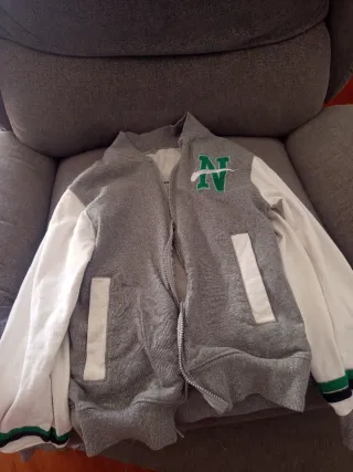 Sudadera Nike gris con cremallera/original