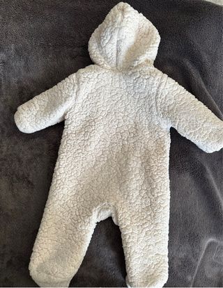 Buzo Zara para bebé de invierno