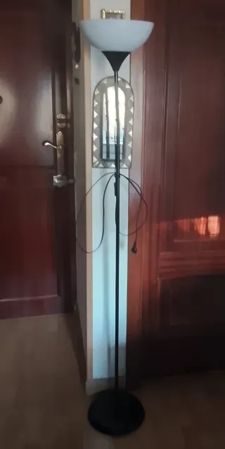 Lámpara de pie moderna