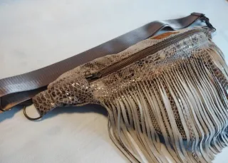 Riñonera Piel efecto serpiente NUEVA