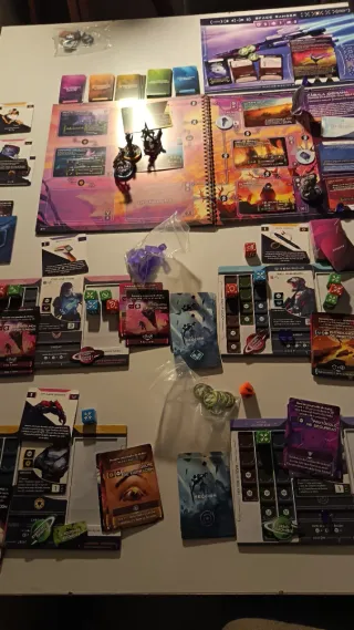 ISS Vanguard,ed. Devir castellano