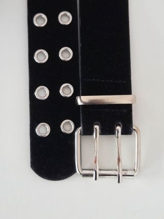 Cinturón Terciopelo con Ojales Metálicos