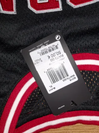 Camiseta Jordan 23 Negra y Roja