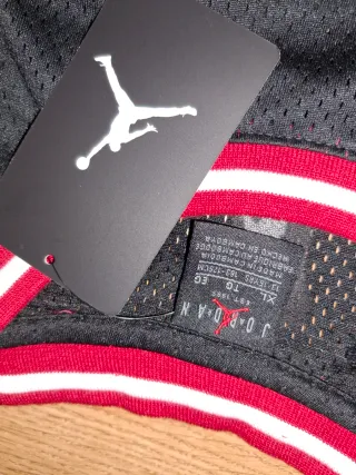 Camiseta Jordan 23 Negra y Roja