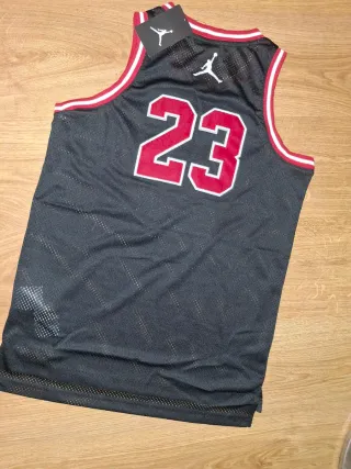 Camiseta Jordan 23 Negra y Roja