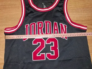 Camiseta Jordan 23 Negra y Roja