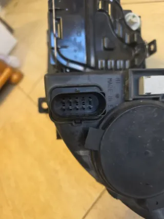 Faro Derecho Seat León 2006