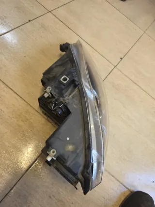 Faro Derecho Seat León 2006