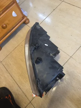 Faro Derecho Seat León 2006