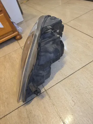 Faro Derecho Seat León 2006