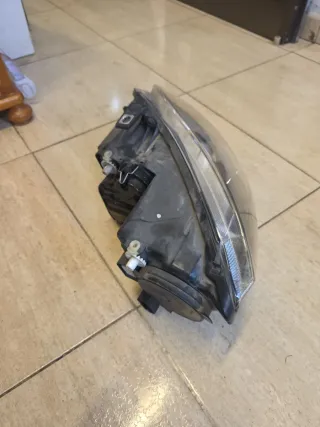 Faro Derecho Seat León 2006