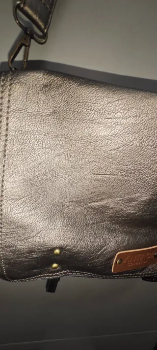 Bolso bandolera metalizado dorado y plateado