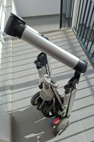 Carro de bebé con silla de coche