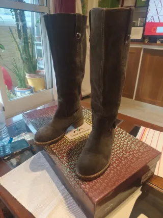 Botas de ante grises para mujer