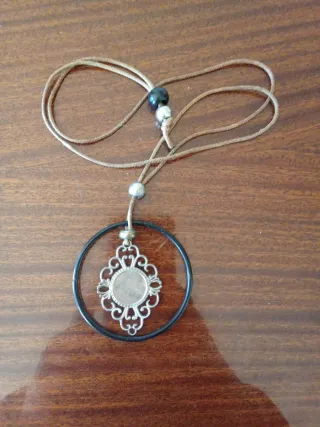 Collar con espejo y aro negro