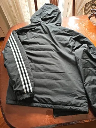 Chaqueta Adidas Negra con Capucha