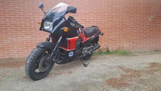Kawasaki GPZ 900R Top Gun