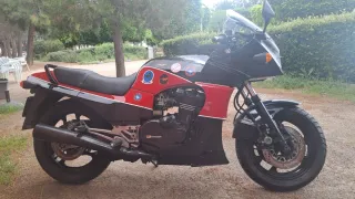 Kawasaki GPZ 900R Top Gun