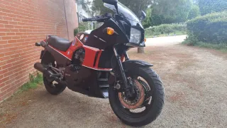 Kawasaki GPZ 900R Top Gun