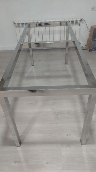 Tavolo con Scheletro in Acciaio Inox