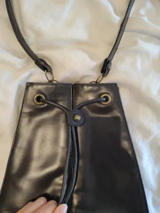 Bolso de piel negro