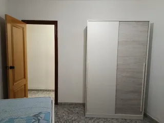 (ALQUILO HABITACIÓNES)