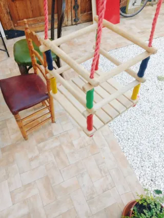 Columpio de madera para bebé