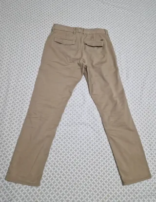 Pantalón chino hombre beige