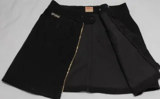 2 faldas vintage  de pana 1 x 6 e. Las 2 x 10 e.