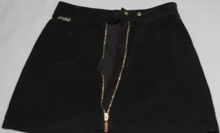 2 faldas vintage  de pana 1 x 6 e. Las 2 x 10 e.