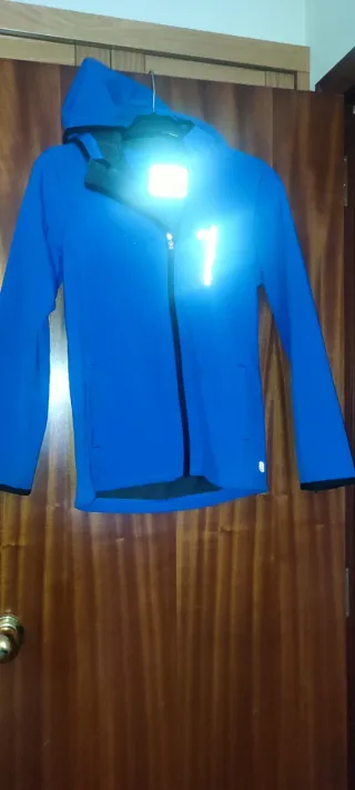 Cortavientos niño azul