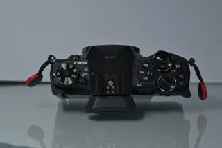 Olympus OM-D E-M5 Mark II (Cuerpo) + accesorios