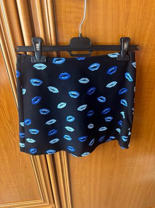 Falda Zara Estampado Labios Azul