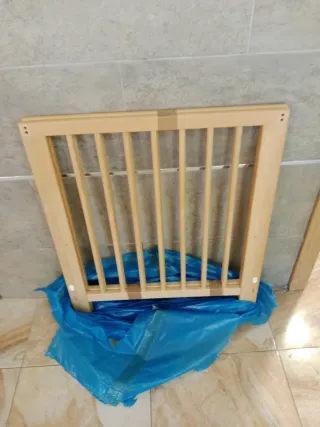 Cuna de madera para bebé