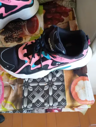 Zapatillas Reebok Negras y Rosas